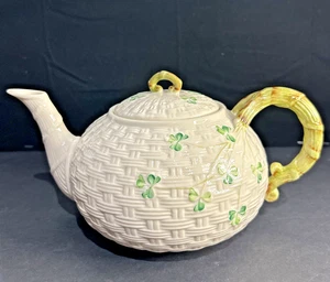 Belleek Shamrock 5.12” Tea Pot  Brown Mark Ireland 1980-1993 - Picture 1 of 13