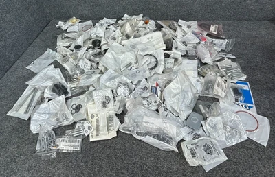 OEM HARLEY-DAVIDSON PIEZAS ALEATORIAS **VENDIENDO TODO EL LOTE** Foto 1 de 4