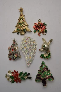 7 Christmas Brooches Trees Poinsettia Reindeer Rhinestones - Picture 1 of 12