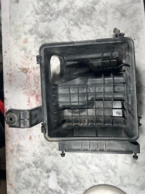 Hyundai Sonata 2006-2008 filtro de aire montaje de caja 28111-3K200 parte inferior OEM Foto 1 de 4