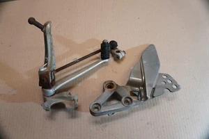 Yamaha FZR1000 2GH FZR 1000 GENESIS 1987 gear lever and footpeg DAMAGED frame - Picture 1 of 10