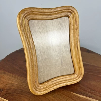 Marco de madera vintage 4x6 con forma de reloj de arena, independiente Foto 1 de 4