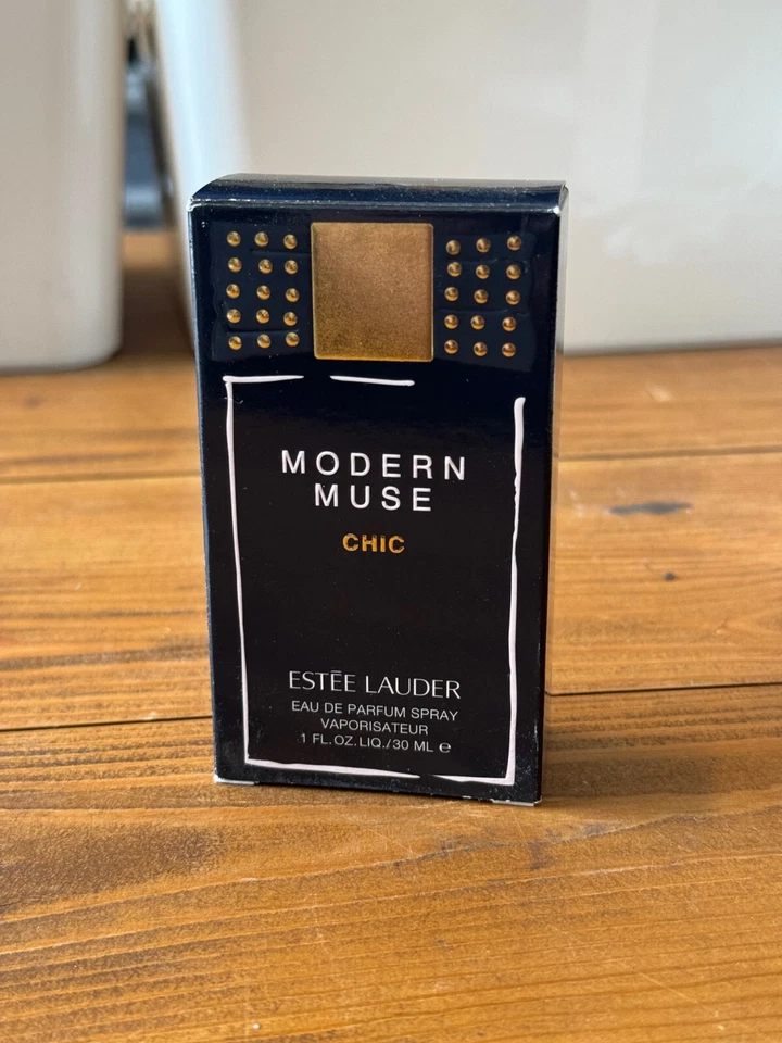 Estee Lauder Modern Muse Chic Floral Amadeirado Jasmim Perfume Spray 80ml - Imagem 1 de 4