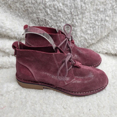 Hush Puppies Cyra Catelyn Chukka Desert Ankle Boots Wine Suede Womens sz 7.5 - Image 1 of 4