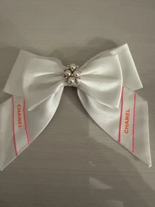 New Chanel Hair bow - Picture 1 of 2