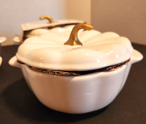 Pioneer Woman White Mini Pumpkin Cocotte Ceramic Casserol Dish Dutch Oven - Picture 1 of 2