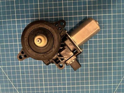 2012 Mazda 3 Mazda3 dianteiro direito passageiro lateral porta janela de energia motor CM012010 - Imagem 1 de 3