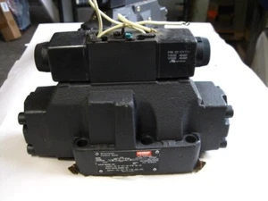 NEW Eaton Vickers DG5V-8-S-2C-M-FW-B-10 Directional Control Valve 02-329124 - Picture 1 of 3