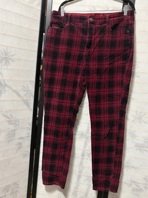 St. John's Bay 紧身裤红色黑色格子弹力棉短裤 16 码 — 第 1/4 张图片