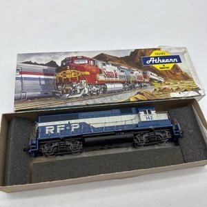 Athearn HO Scale RF&P #143 GP-35 Powered Diesel Locomotive Tested - Picture 1 of 10