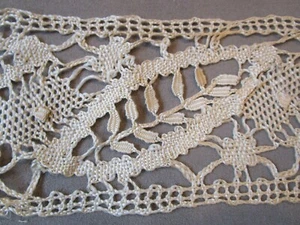 Vintage Blond Silk Handmade Bedfordshire Lace 94" x 3.50" wide - Picture 1 of 16