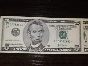 2003A FG $5 Chicago Star - FRN - Consecutive Notes - Three Notes This Lot - Picture 1 of 2