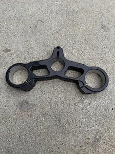 2006 Ducati 749 Upper Triple Tree Clamp Painted Black 999 - Picture 1 of 6