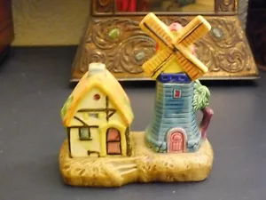 Vintage Novelty Salt & Pepper Set Windmill & Cottage Made In Japan - Picture 1 of 6
