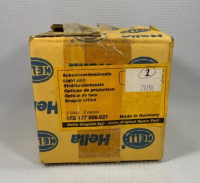 Фара Hella 1 КБ 137 006–021 H3 — новая из старых запасов 79196 Германия - Изображение 1 из 4