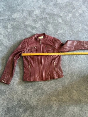 Chaqueta de Cuero Michael Kors - Ciruela Color Vino Súper Suave - XL - Parece Nunca Usada Foto 1 de 4
