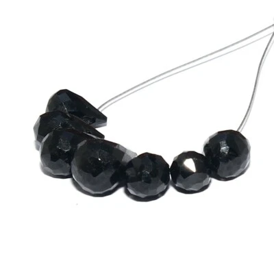 Cuentas de gota facetadas de espinela negra Briolette naturales sueltas para hacer joyas Foto 1 de 3