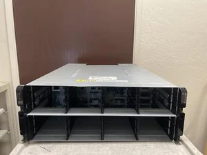 NETAPP NAJ-0801 BAIE DE STOCKAGE DISQUE AVEC 2x manettes 1OM6 et 2x bloc d'alimentation - Photo 1/4