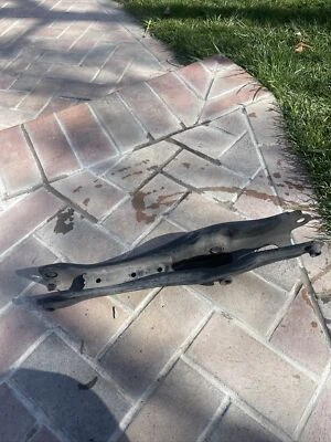 Brazo de control trasero conductor izquierdo Honda Pilot 2016-2018 OEM Foto 1 de 4