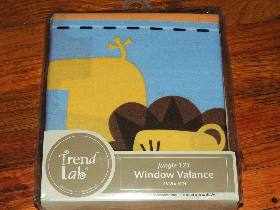 Trend Lab JUNGLE 123 WINDOW VALANCE LION ELEPHANT BLUE 56X15 BABY NURSEY TAB TOP - Imagem 1 de 3