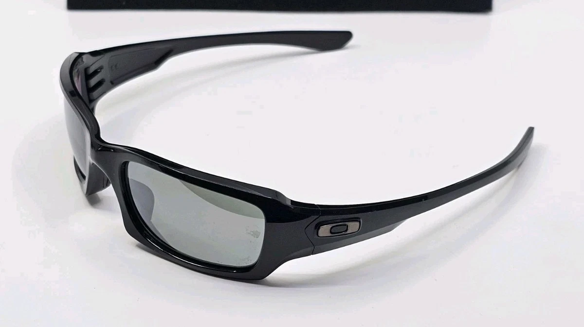 Preços baixos em Óculos de Sol Oakley 4 1 Quadrado | eBay