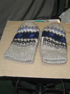 Kid's Gray with Multi-Colored Accent Lined Knit Mittens Large VGC - Picture 1 of 2