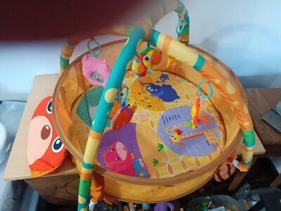 Alfombra de piso Tiger Jungle Baby Gym 3 en 1 para juego de actividades, pozo de pelotas y juego aéreo Foto 1 de 4