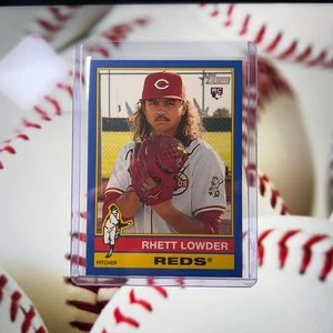 2025 Topps Heritage Rhett Lowder Blue Border (RC) #181 Cincinnati Reds - Bild 1 von 2