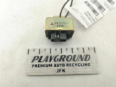 MITSUBISHI 3000GT/DODGE STEALTH Main Fuel Pump Electrical Relay 91-99 - Image 1 of 4