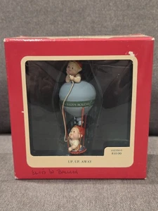 Carlton Tarjetas Colección Reliquia Ornamento "Arriba, Arriba, Lejos" Elfos En Globo - Imagen 1 de 8