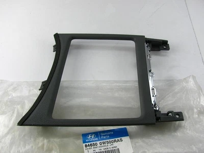 NUEVO - Cubierta de bisel superior de consola central OEM para Hyundai Santa Fe 2010-2015 Foto 1 de 3