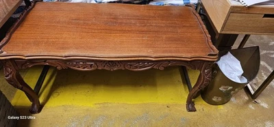 Banco artesanal vintage adornos de madera hermoso detalle puede ser mesa de centro  Foto 1 de 4