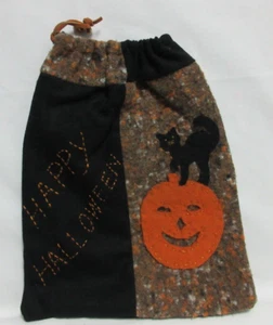 PRIMITIVE Pull String Halloween Bag FELT PUMPKIN/BLACK CAT "HAPPY HALLOWEEN" - Picture 1 of 5