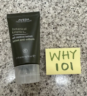 Loción facial antisebo Aveda Botanical Kinetics Oil Control 1,7 oz/50 ml COMPLETA $38 Foto 1 de 4