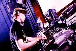 Cari Lekebusch Live Classic & Techno DJ-Sets Compilation (2000 - 2021) - Picture 1 of 8