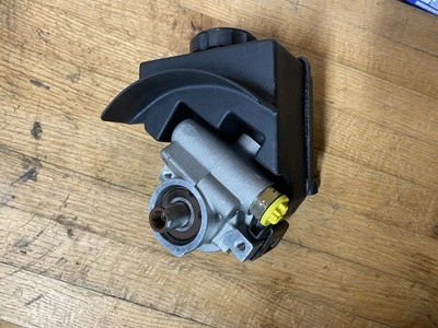 Bomba de dirección asistida Scan-Tech para Volvo 850, 98 S/V/C70, 960, S/V90 NBIN NOS Foto 1 de 4