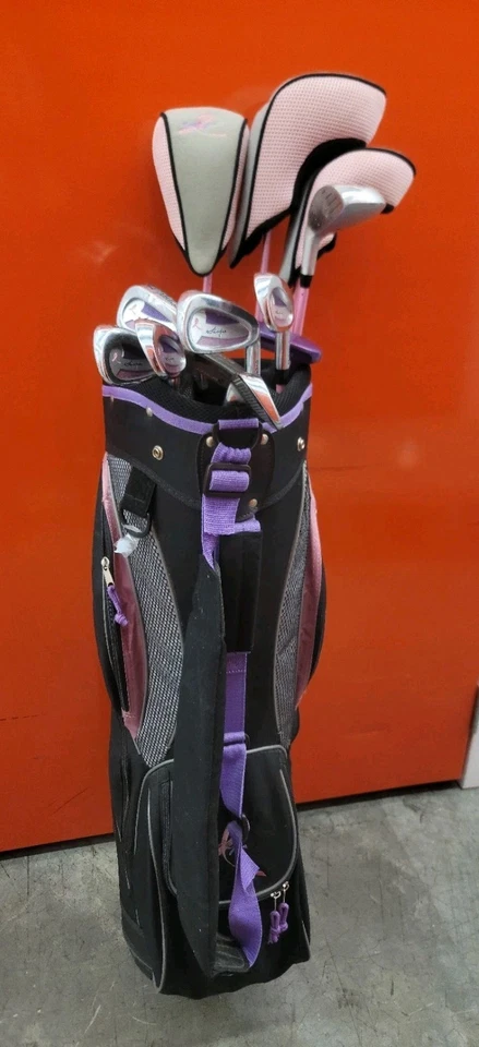 Набор из 11 женских клюшек для гольфа Wilson Hope осведомленность о раке молочной железы - Изображение 1 из 4