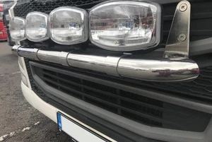 Barra de parrilla de acero inoxidable cromada E + puntos jumbo para adaptarse a Scania nueva generación Iveco S-way - Imagen 1 de 3