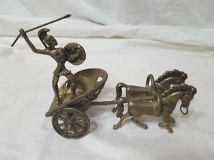 Vintage römischer Gladiator Krieger im Streitwagen mit zwei Pferden - Bild 1 von 12