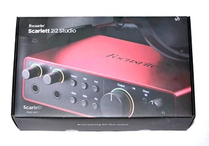 Focusrite Scarlett 2i2 Studio (4th Gen) Complete Studio for Creators - New - Picture 1 of 2