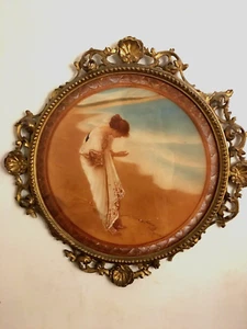 Rare cool "Girl On A Beach" lithograph c 1910 in original carved gilt frame - Picture 1 of 15