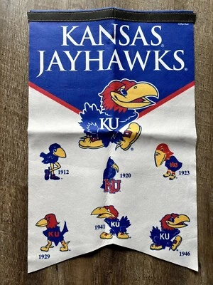 Banner de fieltro de historia con logotipo de Jayhawks de la Universidad de Kansas Foto 1 de 4
