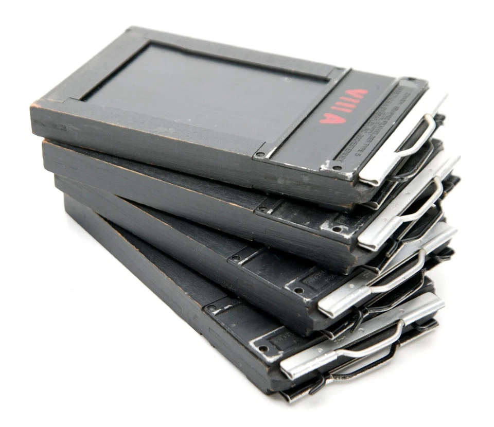 Vintage 4 Graflex Graphic 2-1/4 x 3-1/4" (6x9cm) Wooden Cut Film Holders Type 5. - Image 1 of 1