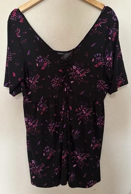 Babydoll túnica floral negra TORRID frente ceñido talla 2 Foto 1 de 4