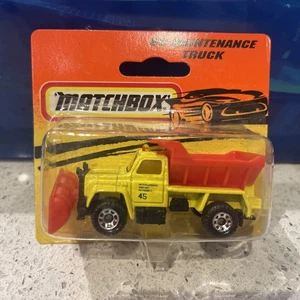 Matchbox MB 69 Snow Plough Highway Maintenance Truck Yellow Boxed 1990 New - Picture 1 of 2