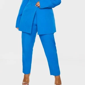 PrettyLittleThing L Neu mit Etikett Plus Cropped Blau Hose 22 - Bild 1 von 11