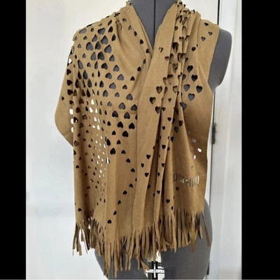 BUFANDA OBLONGA DE GAMUZA SINTÉTICA MARRÓN MOSCHINO DE COLECCIÓN AÑOS 90 CORTE LÁSER CORAZONES FLECOS Foto 1 de 4