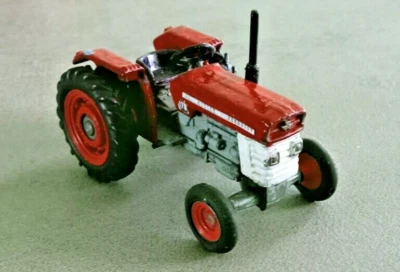 Corgi 1:43 - Trattore Massey Ferguson 178 - Immagine 1 di 4