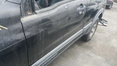 03 Tracker 4 puertas delanteras CHEVY GEO TRACKER izquierda 99 00 01 02 03 04 Foto 1 de 4