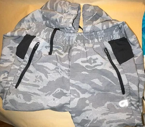 Boys Gap Green Camo  Size Large (10-11) Camo￼ - Picture 1 of 7